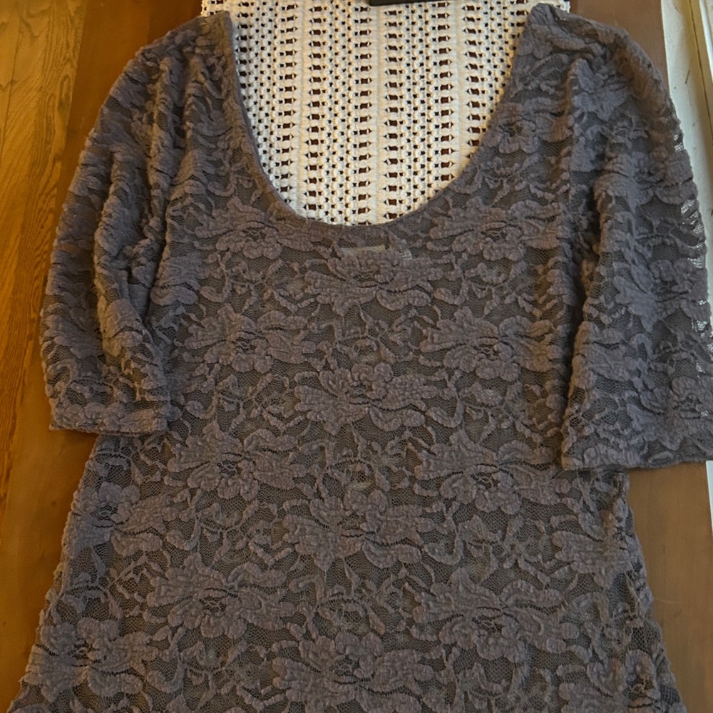Gray Lace Scoop Neck 3/4 Sleeve Top Size Large Mudd Brand